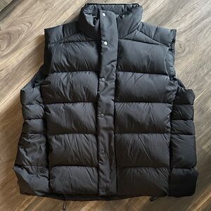Men's Lululemon Black Puffer Vest